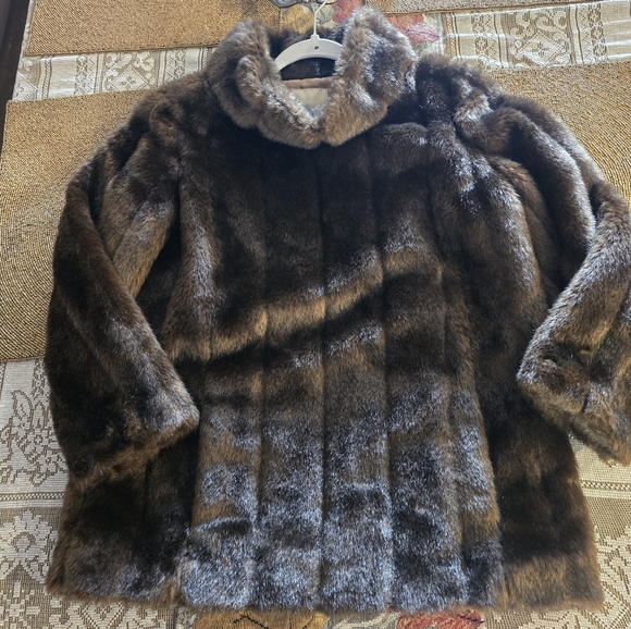 Banana Republic Faux Fur Pullover Size XS New Without Tag - Picture 1 of 6